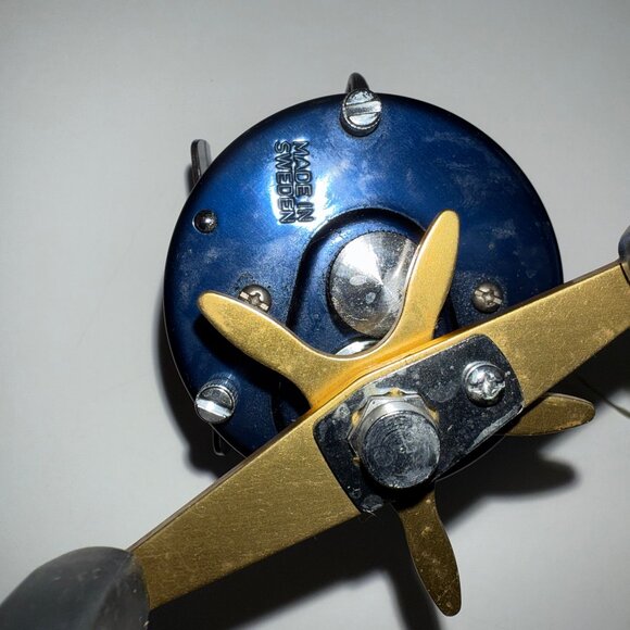 ABU GARCIA 5600WS Blue Casting Fishing Reel - Excellent Condition! - Picture 2 of 4